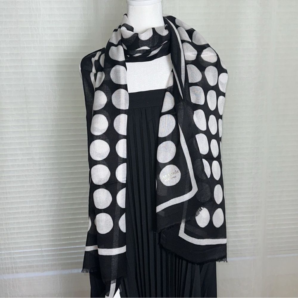 kate spade Black White Art Large Dot Oblong Fringe Hem Scarf - Picture 9 of 12
